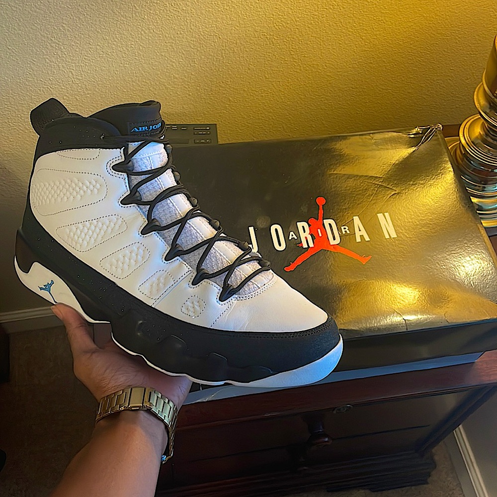 Air Jordan Retro 9 University Blue size 13